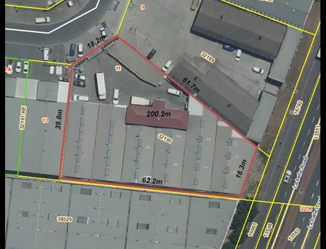 2,100M² WAREHOUSE FOR SALE IN STIKLAND INDUSTRIAL